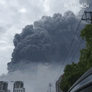 湖北當陽一熱電廠爆炸,現場煙塵滾滾